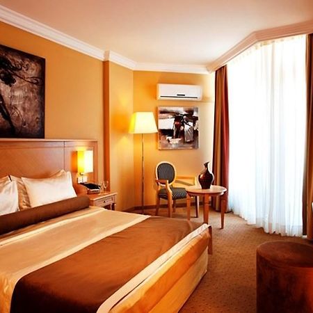 Salamis Bay Conti Hotel Agios Sergios Room photo